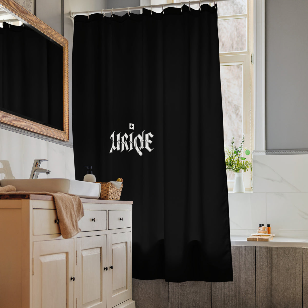 Zurique Shower Curtain